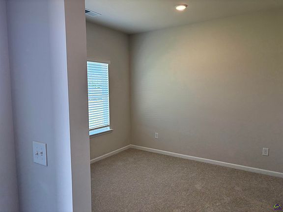 3rd image of 207 Jewellie Rd