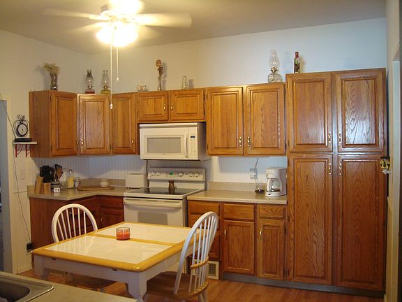 4th image of 103 W Bright St