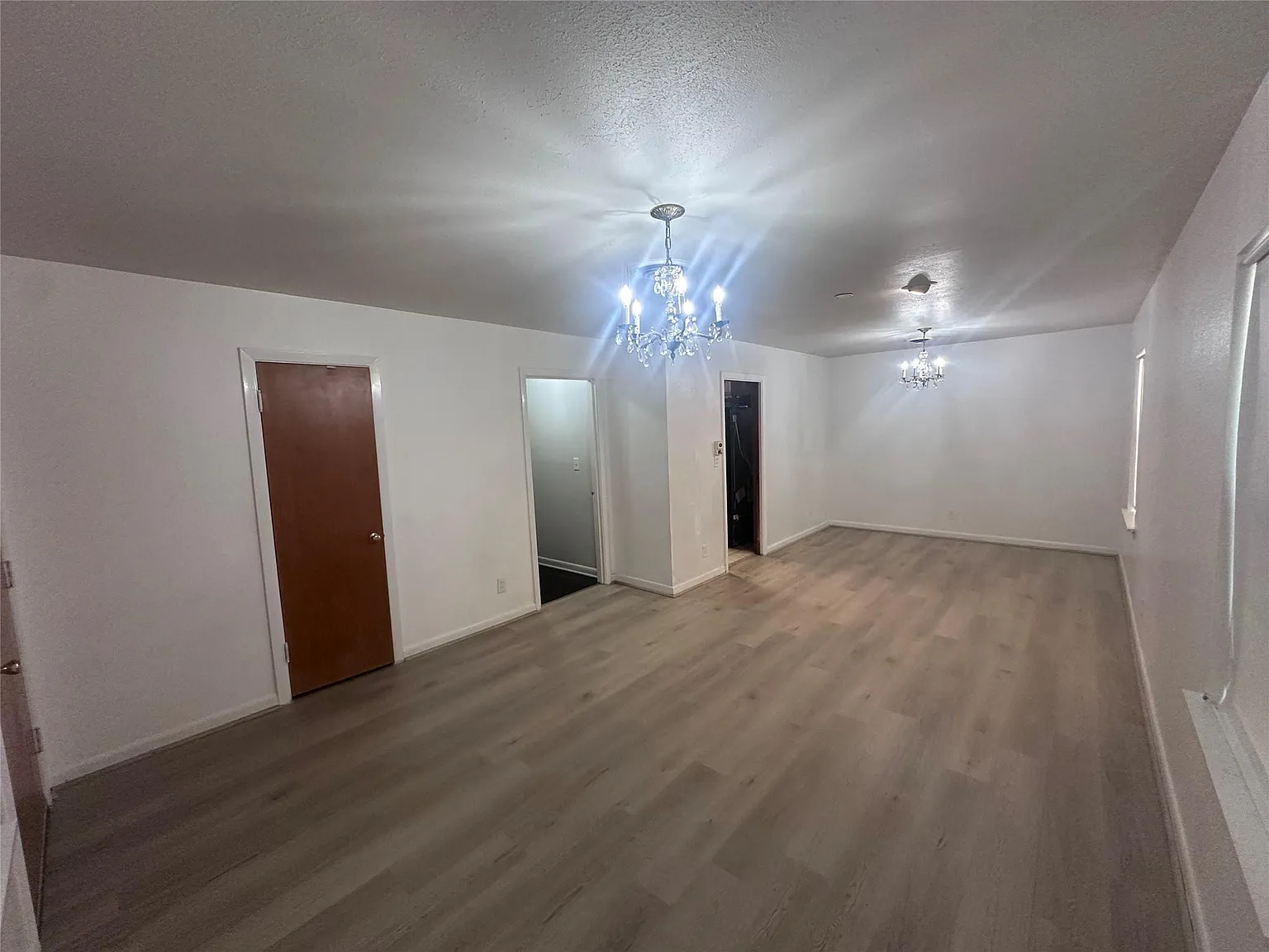 3 bed, 2.0 bath, 2161 sqft, $2,100 — Photo 3