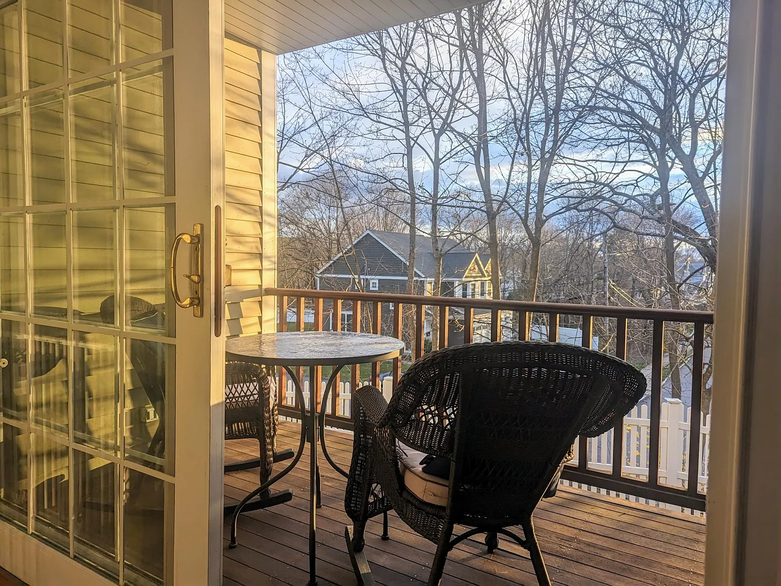 3 bed, 2.5 bath, 2268 sqft, $5,900 — Photo 4