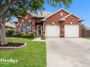 905 Sheryn Dr, Burleson, TX 76028