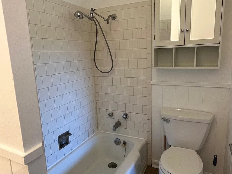 4805 Chestnut St #8 — Photo 8