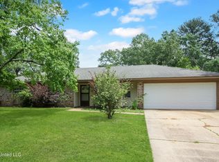 54 Willowbrook Ln, Brandon, MS 39042
