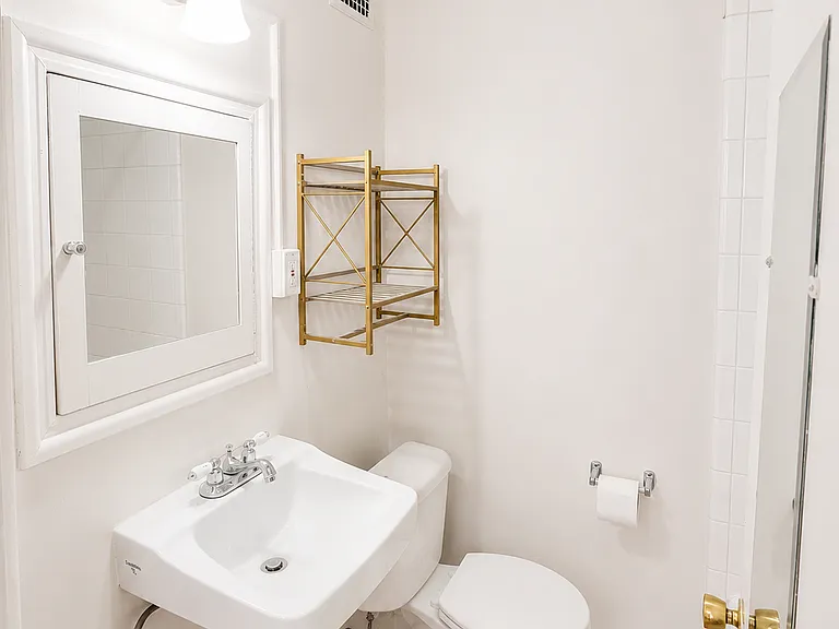 Graylyn Apartments — Photo 7