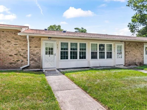 312C Woodbridge Drive, Ridge, NY 11961