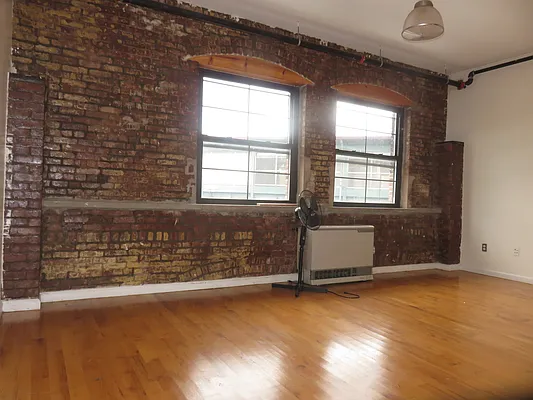 Rented by Rennit Inc. | media 30