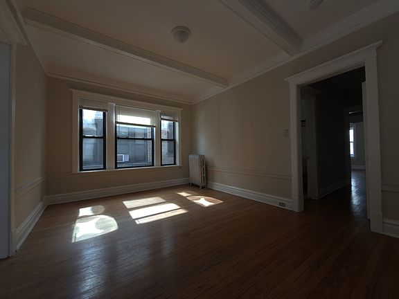 3rd image of 127-31 S Harvey Ave #2