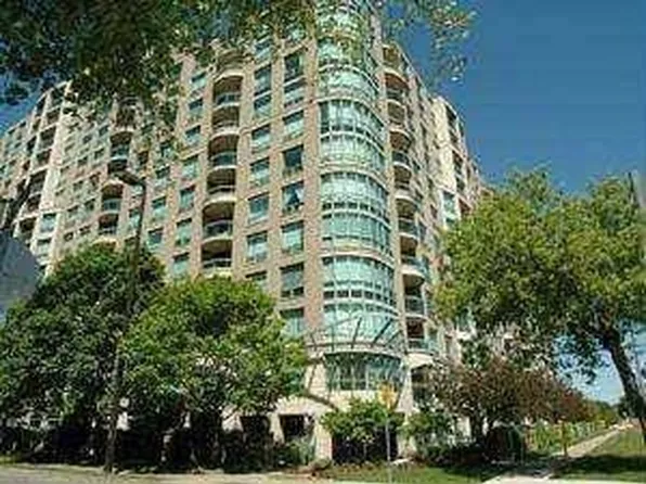 18 Pemberton Ave #409, Toronto, ON M2M 4K9