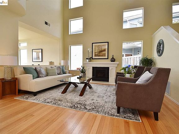 3rd image of 22 Seabreeze Dr