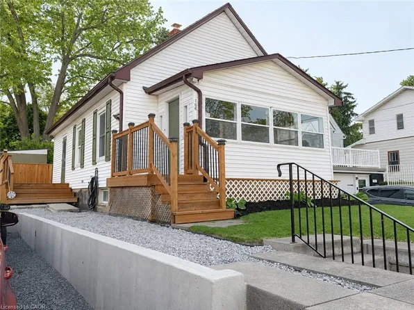 166 Queen St S, Norfolk County, ON N3Y 3C6