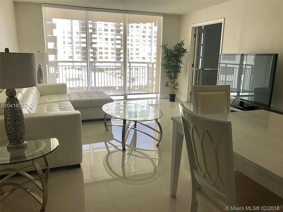2nd image of 18060 Biscayne Blvd