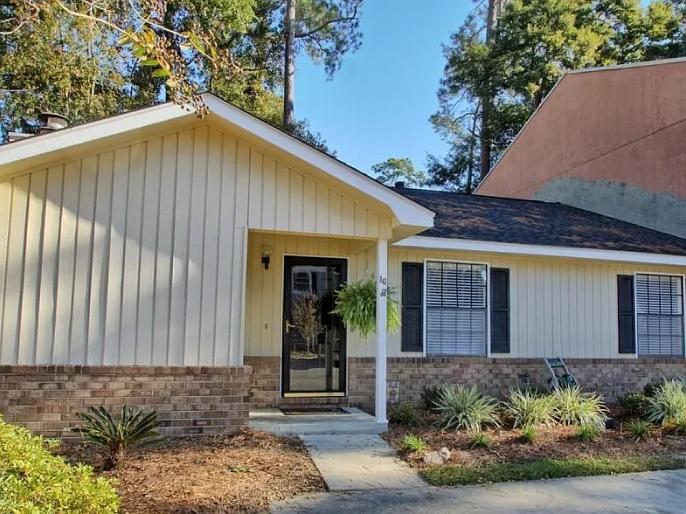 16 Navigator Ln