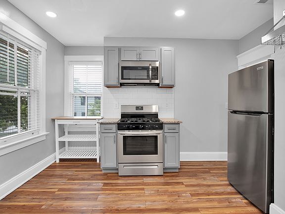 2nd image of 5618 Whitney Pl #3