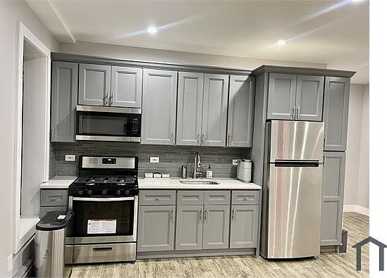 3rd image of 1153 Manor Ave