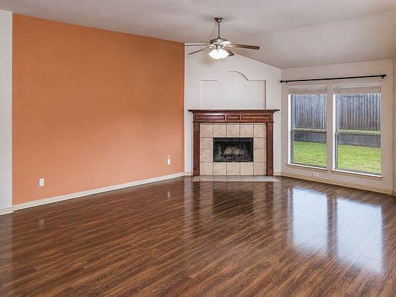 4th image of 200 Chimney Rock Dr