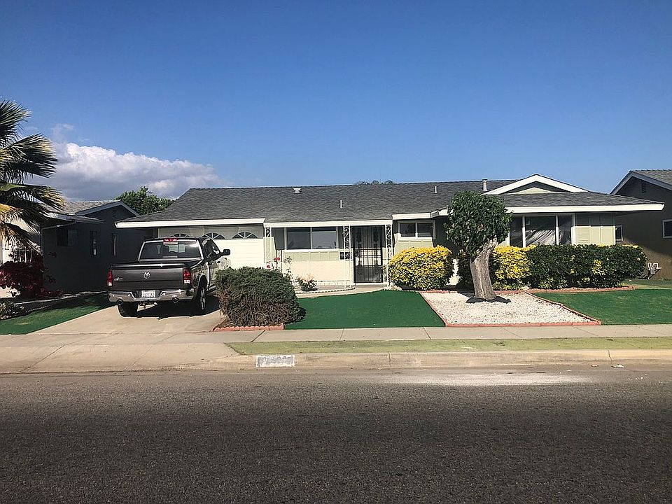 1st image of 560 S Lyon Ave