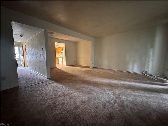 3rd image of 5670 Caxton Ct