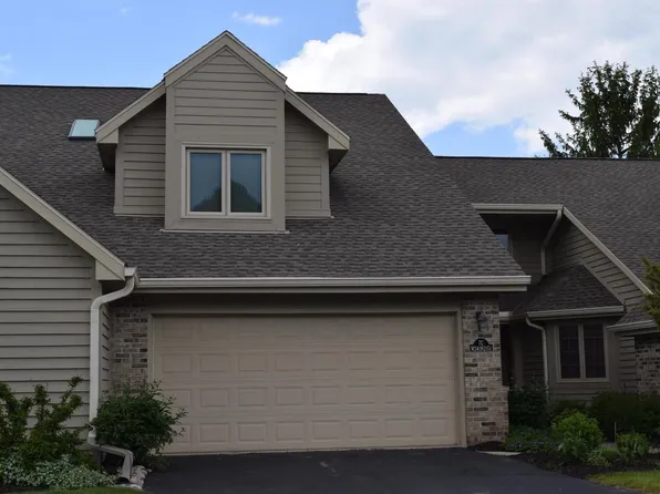 W240N2151 Dorchester DRIVE #7 C, Pewaukee, WI 53072