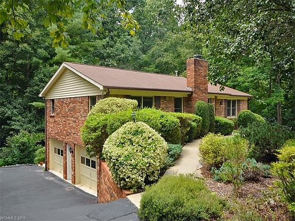 2nd image of 704 Dawnwood Ln
