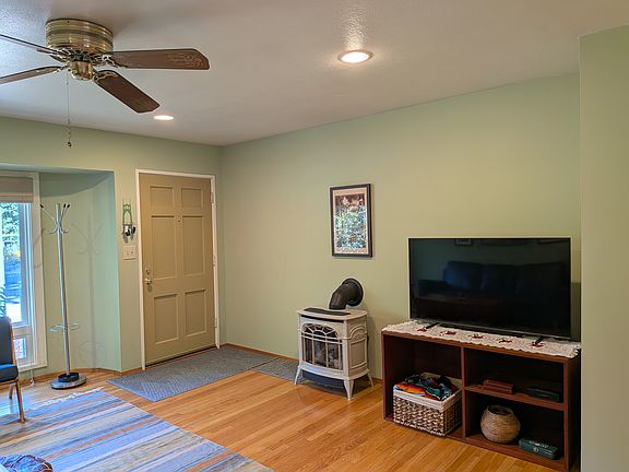 3rd image of 5324 SW Illinois St