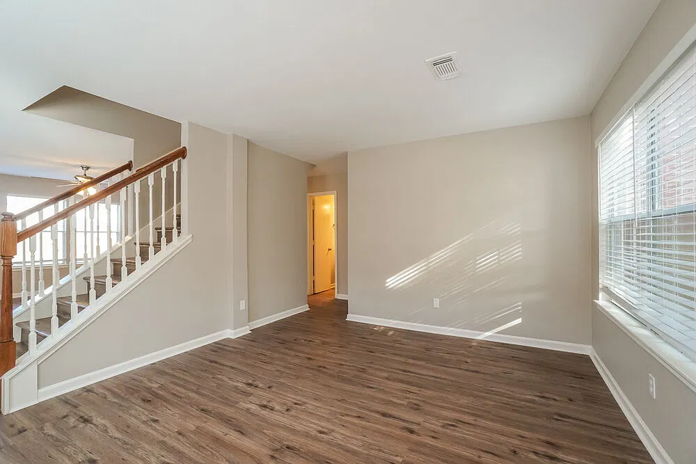 3 bed, 2.5 bath, 2310 sqft, $2,130 — Photo 4