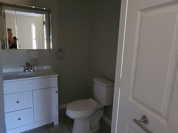 5th image of 1651 Shady Knoll Ave #B