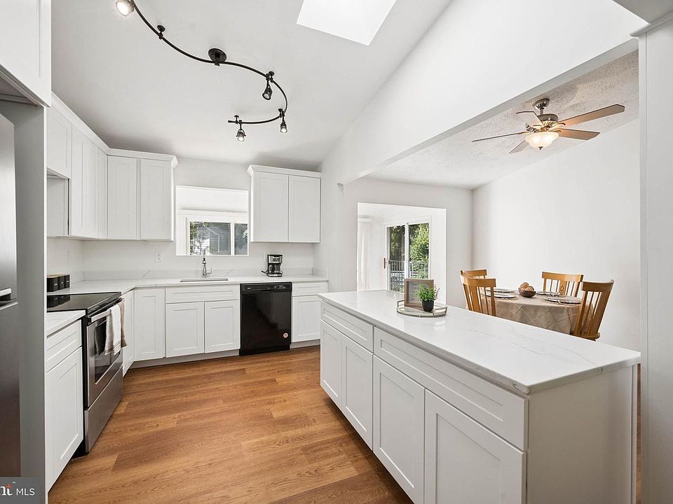 1st image of 1365 Moyer Rd