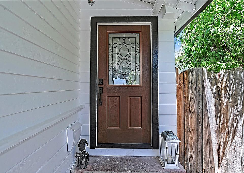 1st image of 729 E Saint James St