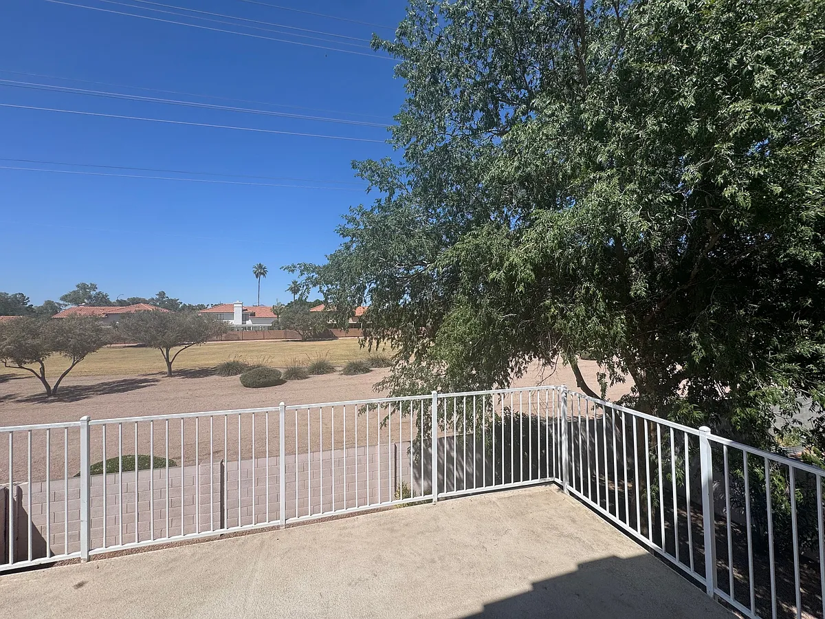 Building Photo - 525 N Val Vista Dr #58