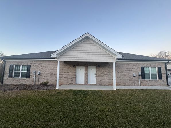 140 Avery Ln #B