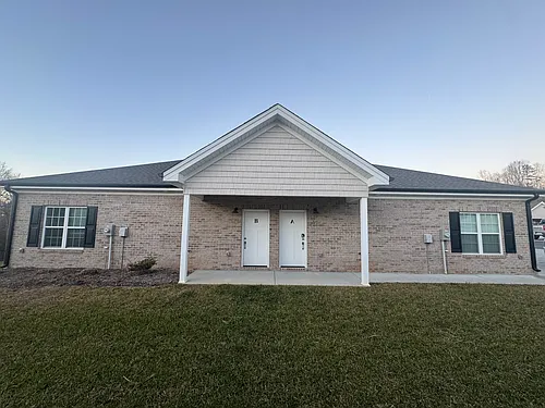 140 Avery Ln #B Photo 1