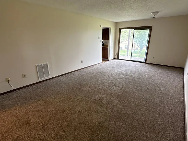 124 N Keene St. — Photo 4