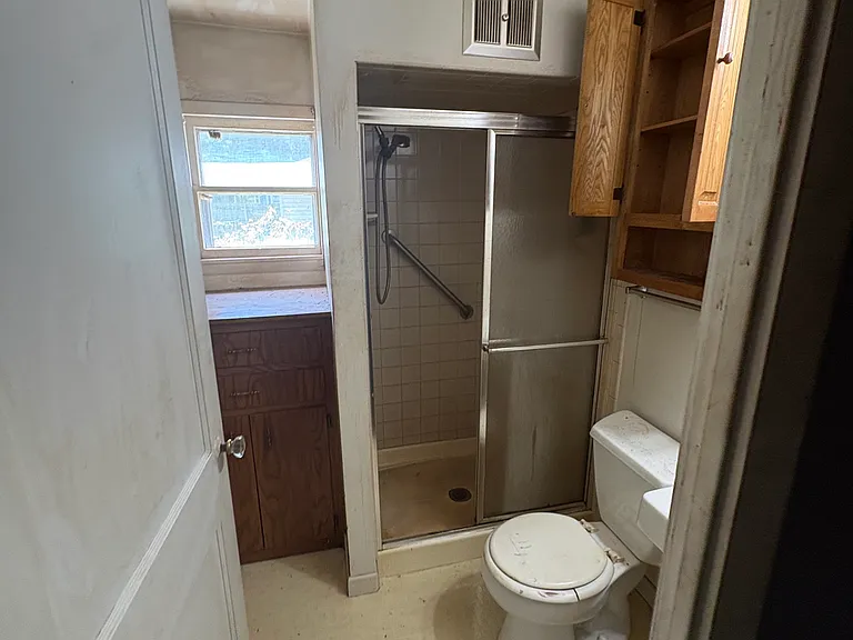 1421 E Sedgwick St — Photo 23