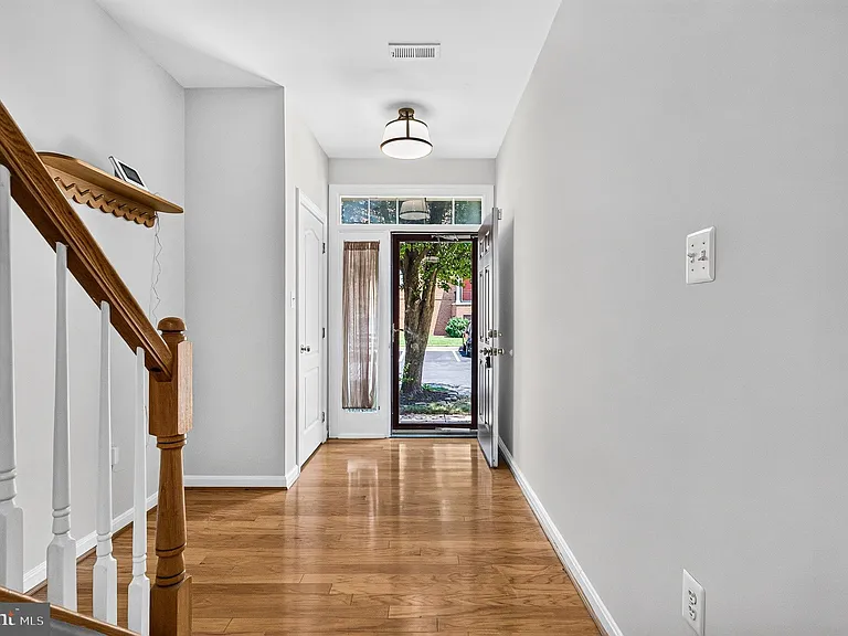 967 Herons Run Ln — Photo 4