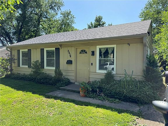 4th image of 2634 S 49th St