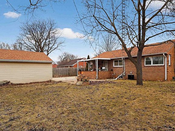 2nd image of 2020 South Cottage Avenue