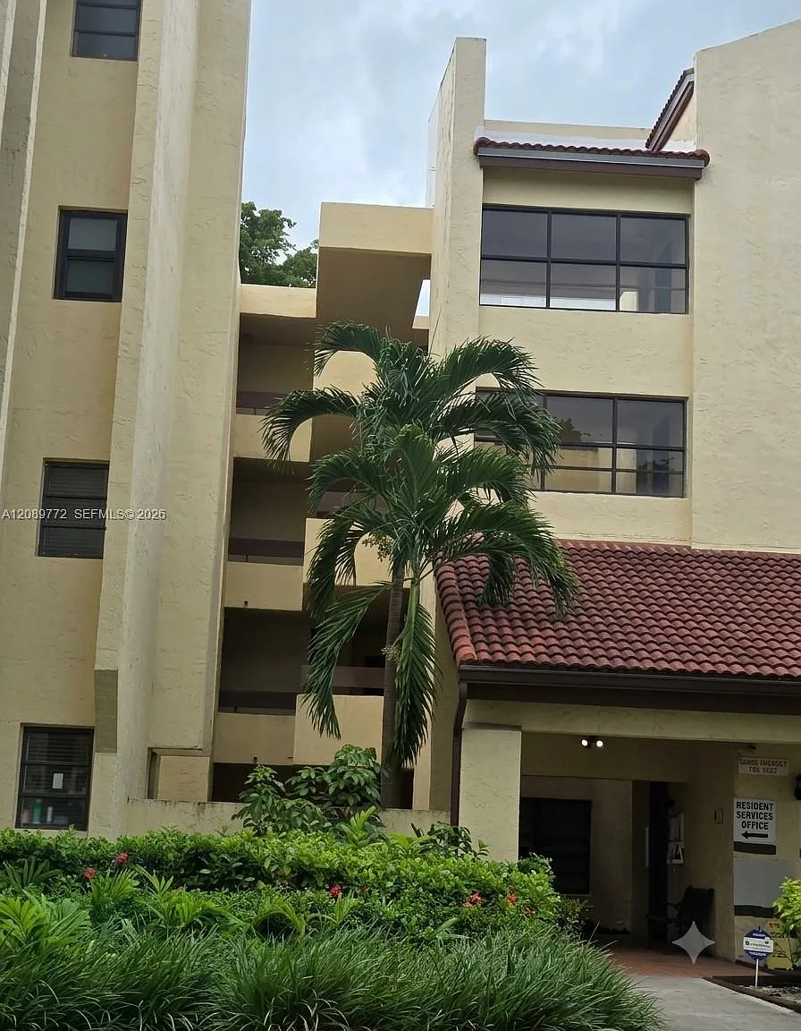 Kenland Bend North Condo — Photo 1