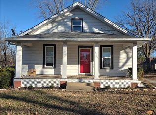 1312 N Main St, Nevada, MO 64772