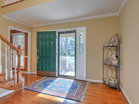 5th image of 1100 Radcliffe Ave