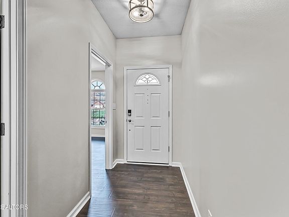 3rd image of 7832 NW Ellisville Ln