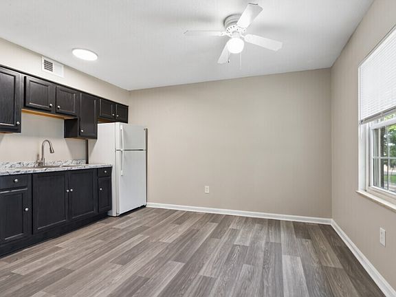 2nd image of 5011 Southside Dr #110-2