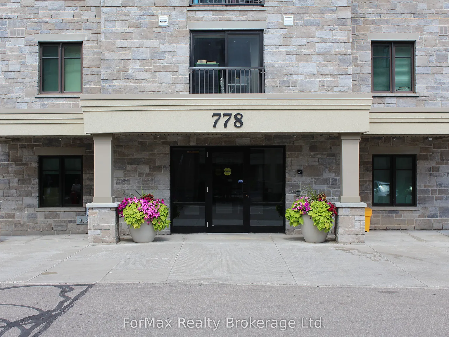 2 bed, $2,650 — Photo 3
