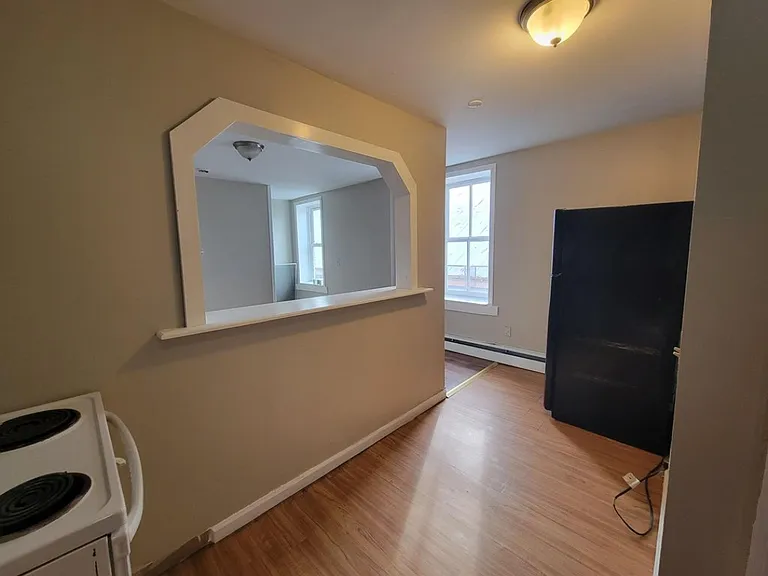 644 2nd Ave #4 — Photo 19