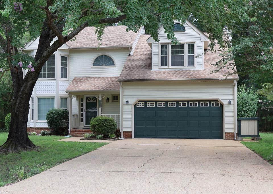 1st image of 302 Peachtree Ln