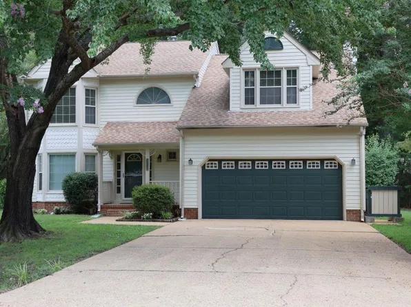 302 Peachtree Ln, Yorktown, VA 23693
