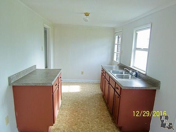 4th image of 624 Poplar St