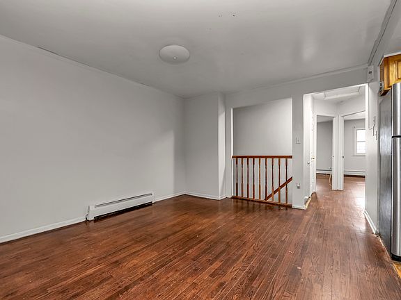 4th image of 4016 E Tremont Ave #3