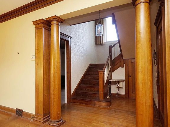 5th image of 3630 Clifton Ave