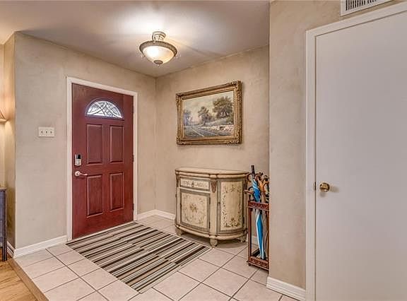 2nd image of 9433 Lynngrove Dr