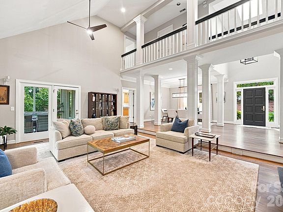4th image of 6643 Colston Ct